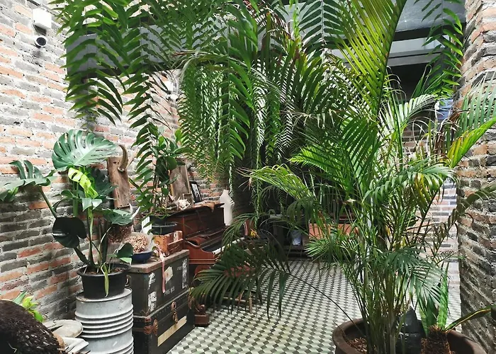 J No.14 Bed & Breakfast Bangkok