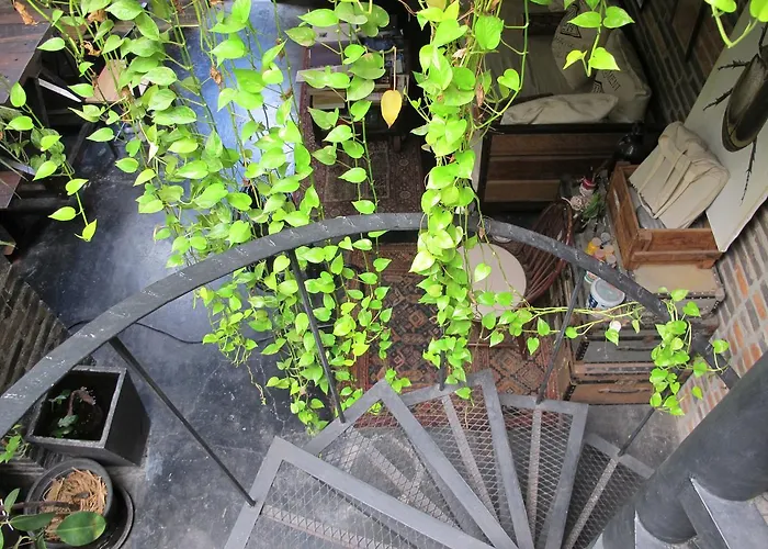 J No.14 Bed & Breakfast Bangkok