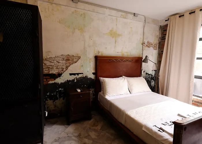 J No.14 Bed & Breakfast 3*